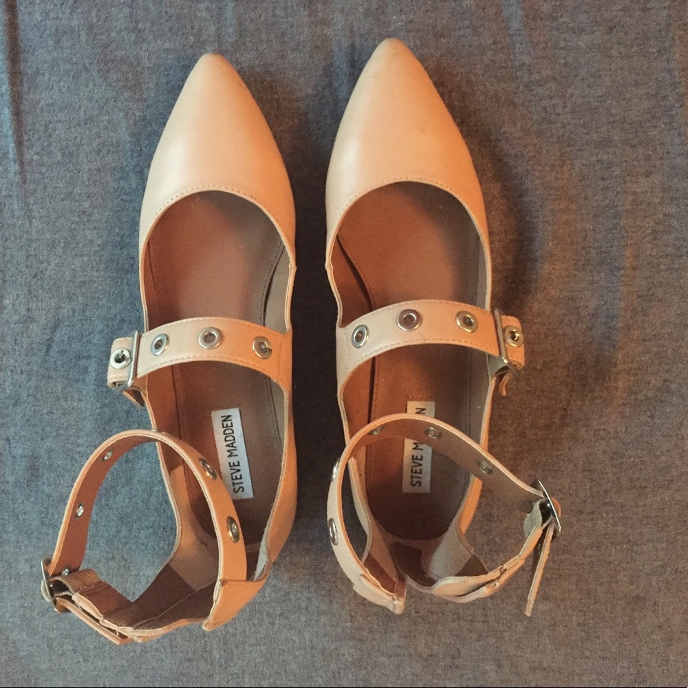 Steve Madden back zip flats, size 9